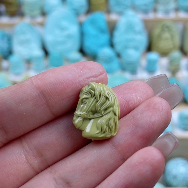 绿松石未镶嵌珠宝奇石