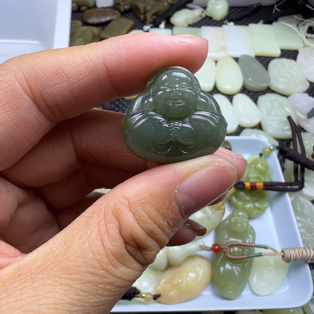 和田玉未镶嵌颈饰有棉漏，买断，不退不换，卡24.5