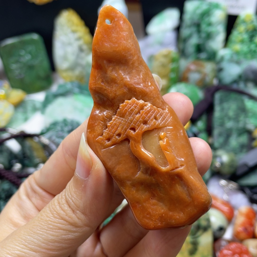 翡翠颈饰未镶嵌牌子