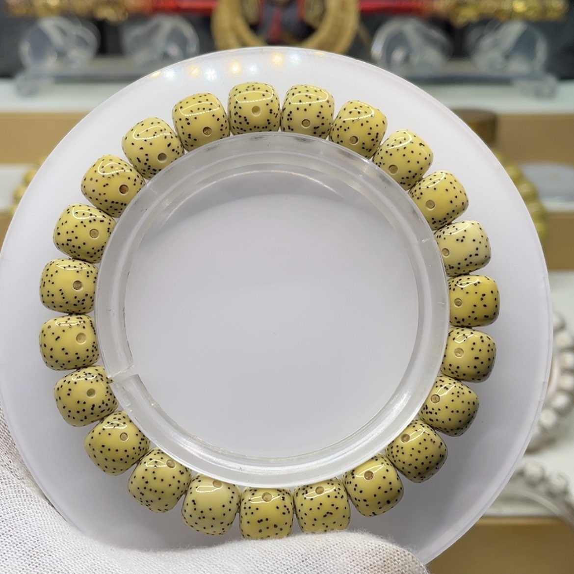 【闪购商品】吊坠星月菩提鸡油黄针尖星大侧白10/9