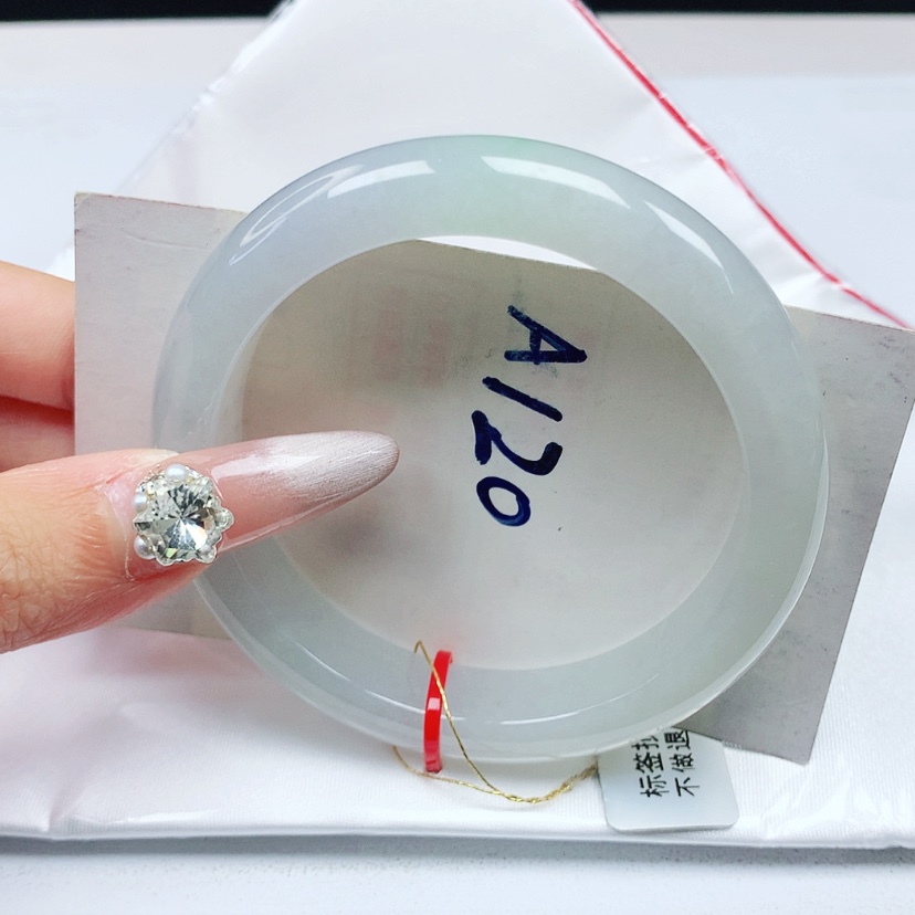 【闪购商品】翡翠手镯未镶嵌55.8圈