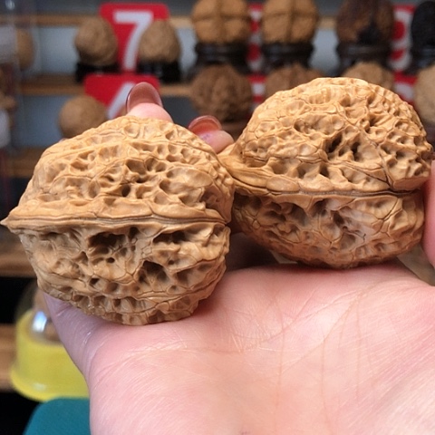 文玩核桃把件云南铁核桃