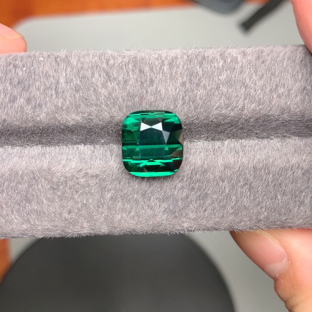 碧玺珠宝奇石未镶嵌拉贡碧玺8.26克拉未镶嵌