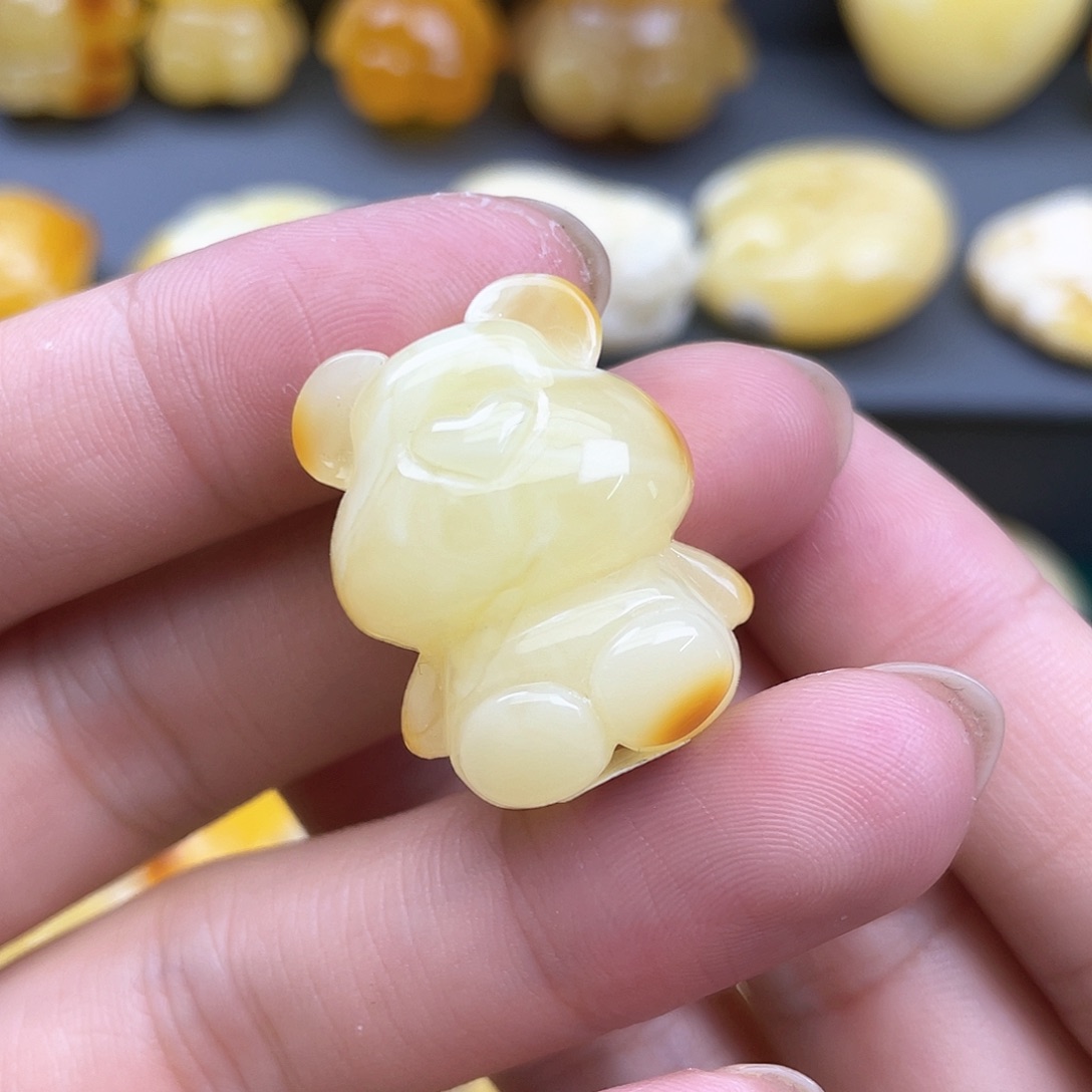 琥珀裸石未镶嵌蜜蜡