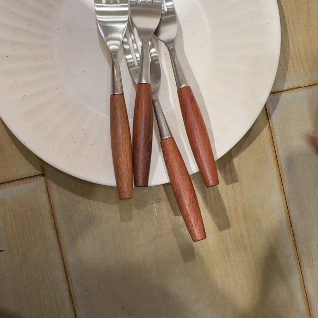 瓷L****四个四个四个四个