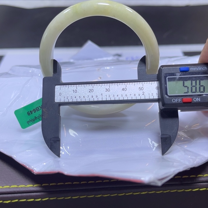 翡翠手镯未镶嵌天然A货翡翠缅料手镯多样性发货团购发一件