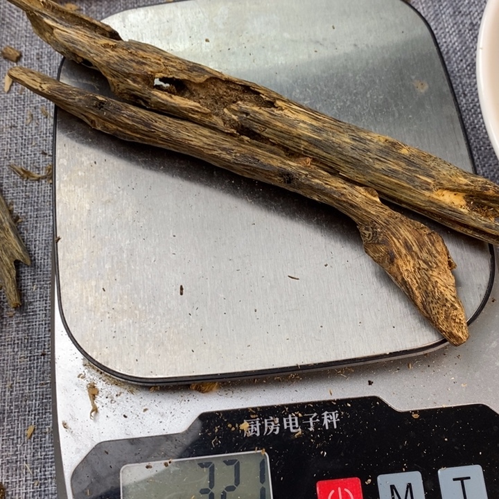 沉香碎屑沉香原材料