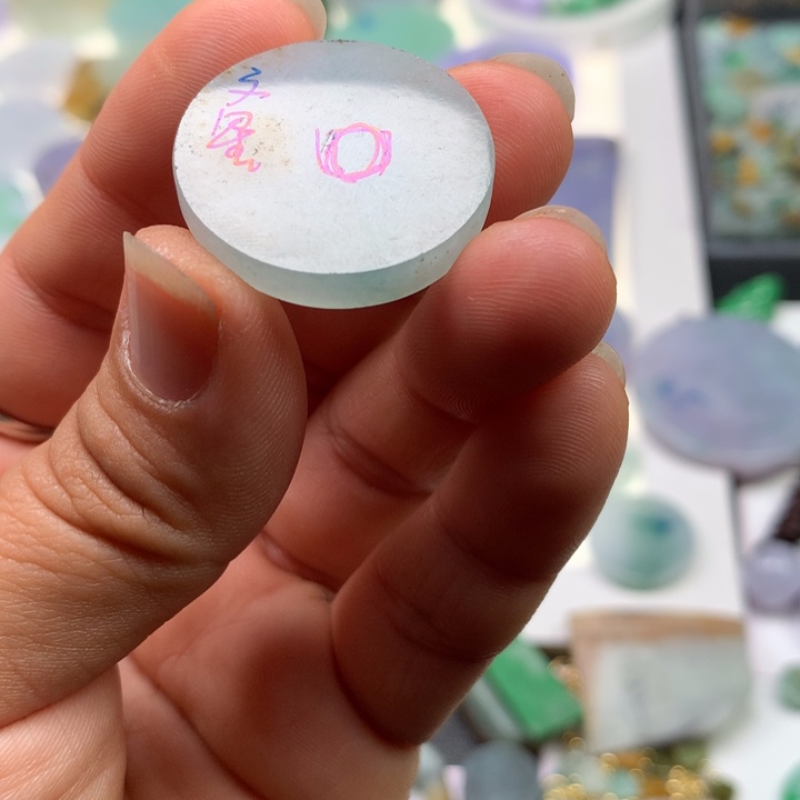 定制翡翠未镶嵌不退不换