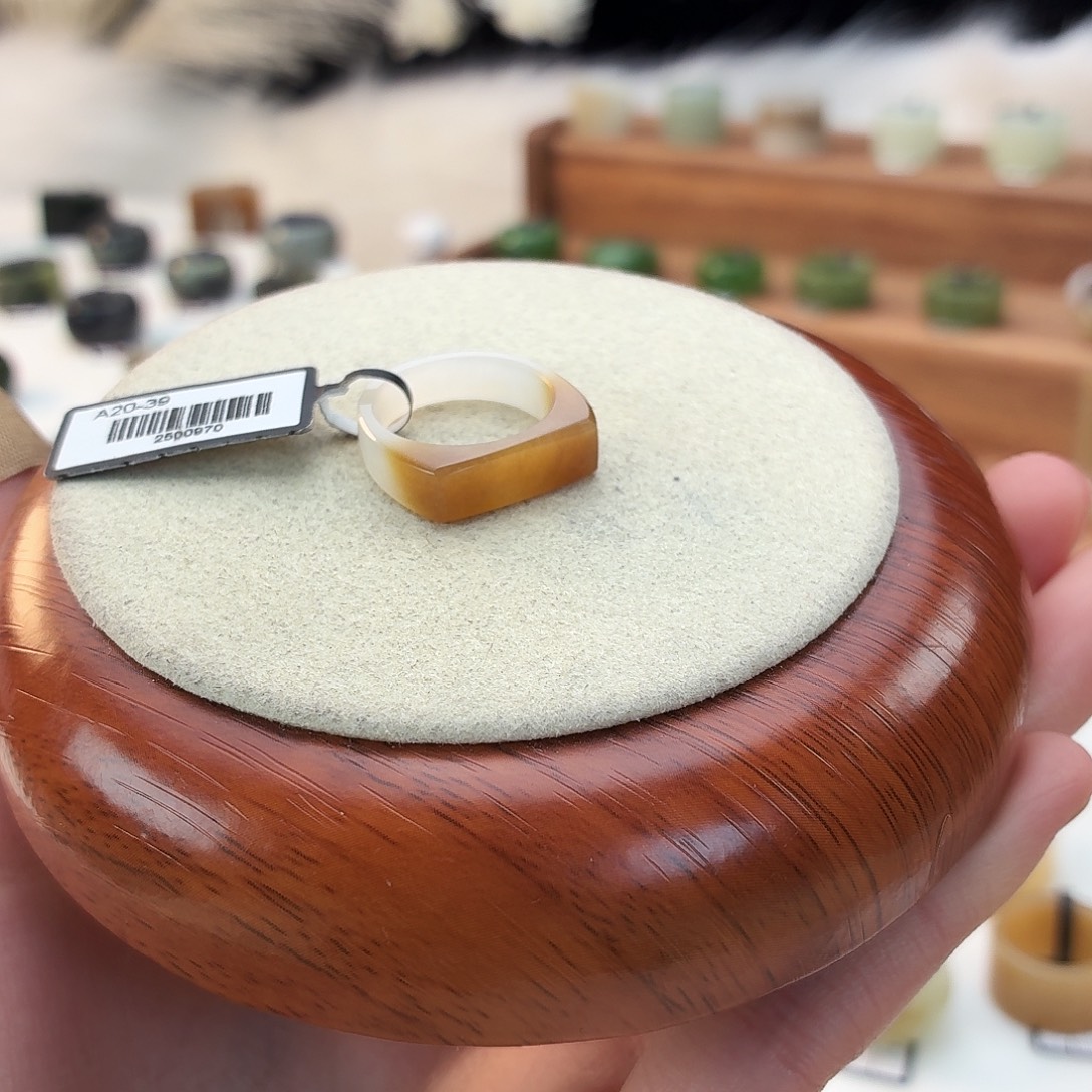 和田玉未镶嵌戒指糖白马鞍16.22mmj26