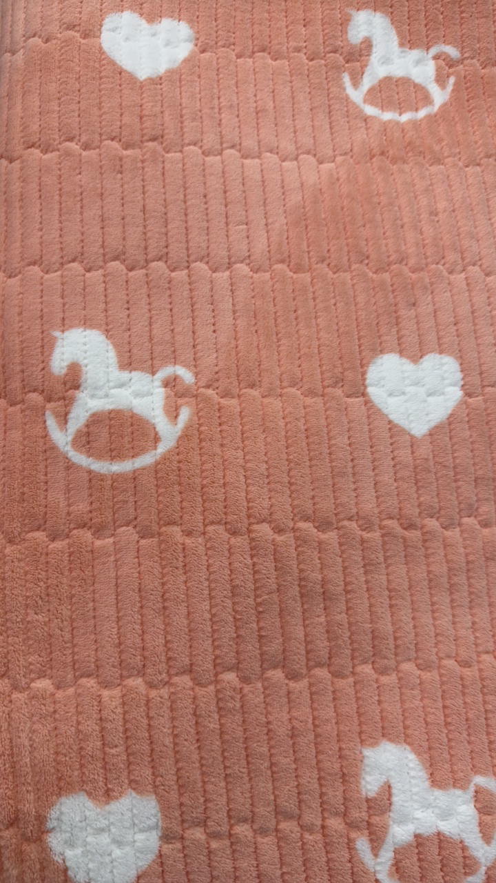 绒床盖     摇摇马