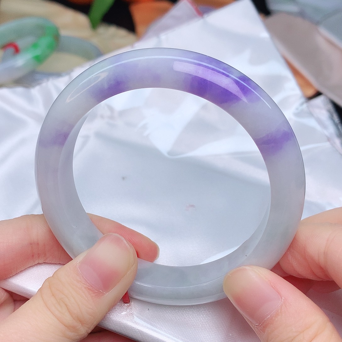 翡翠手镯未镶嵌《****》8050？d g h j