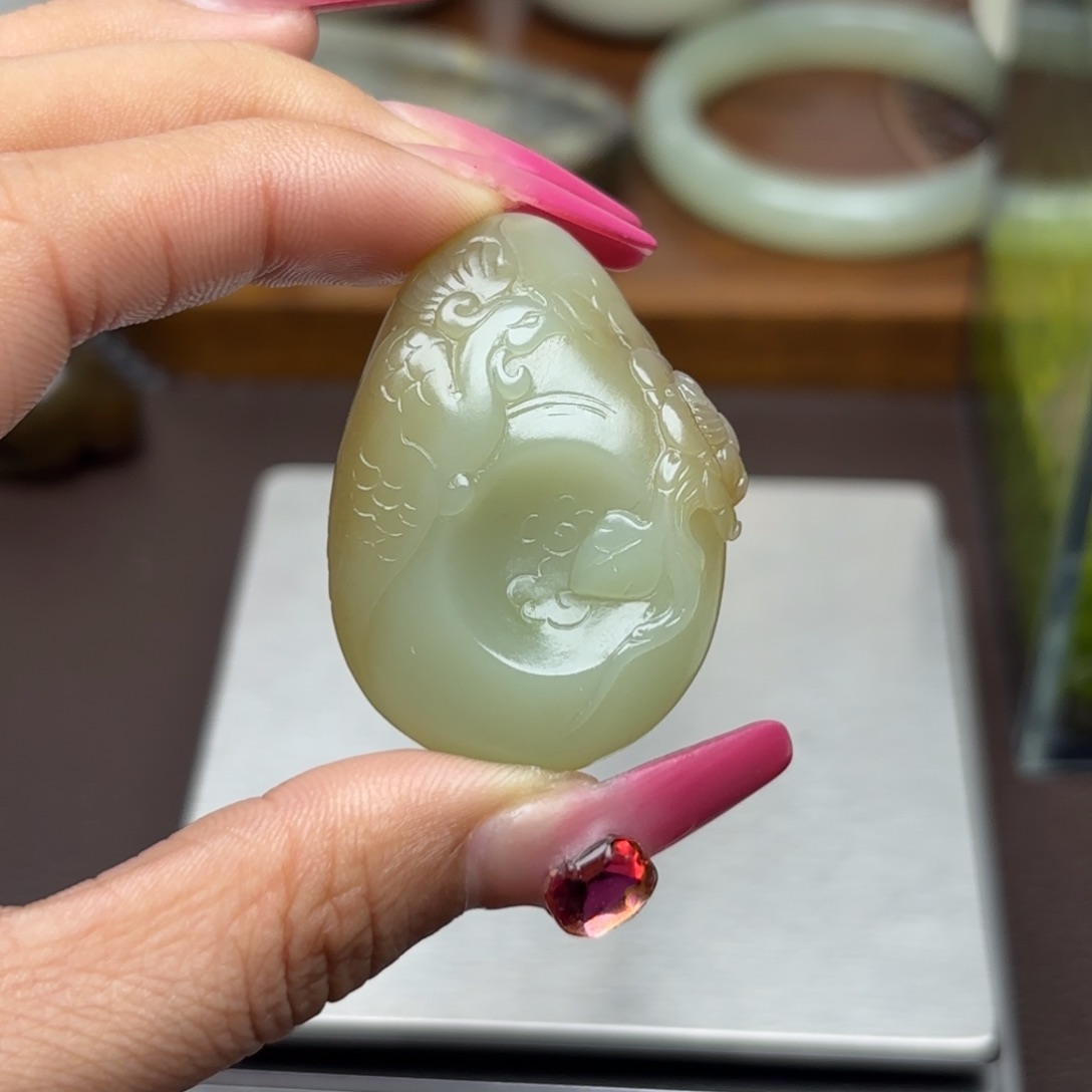 和田玉颈饰未镶嵌