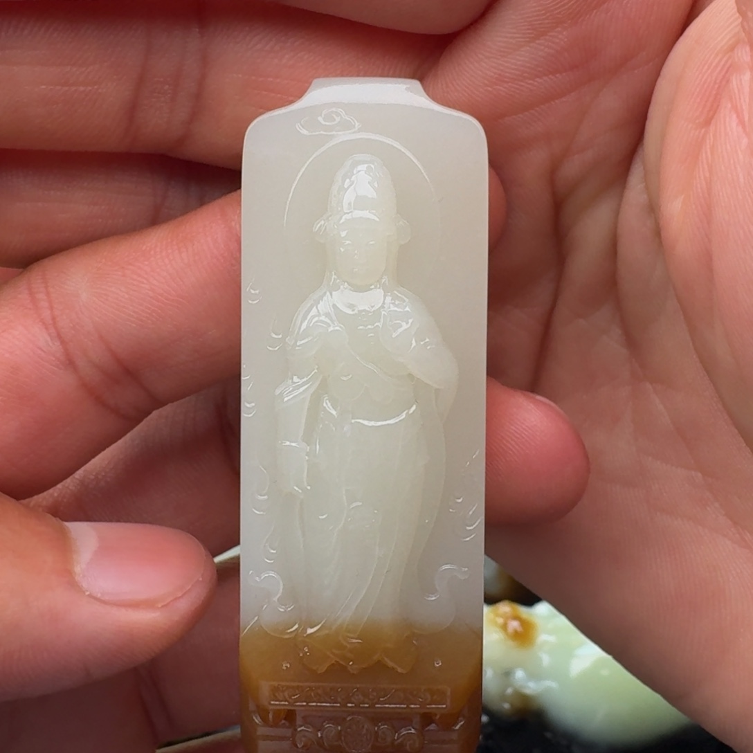 乘***哥和田玉（糖玉）未镶嵌颈饰