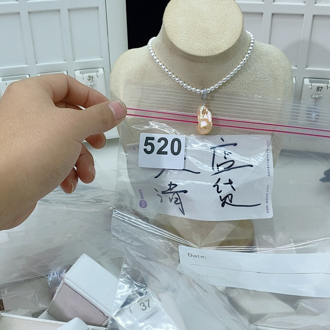 淡水珍珠颈饰合金