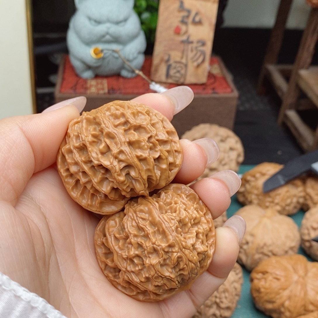 文玩核桃把件苹果园