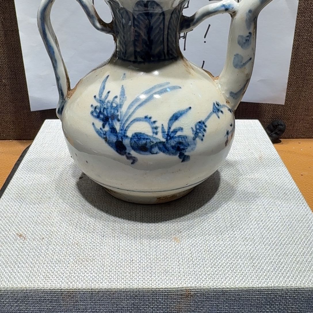 陶其他漂亮的小瓷瓶子