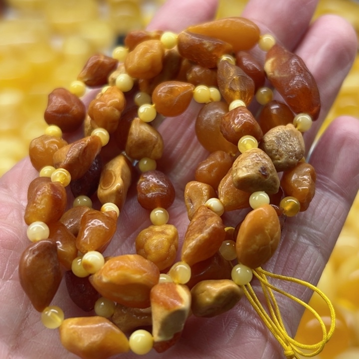 琥珀（矿物珀）颈饰未镶嵌