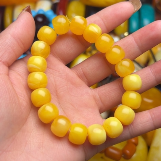 琥珀手串未镶嵌蜜蜡