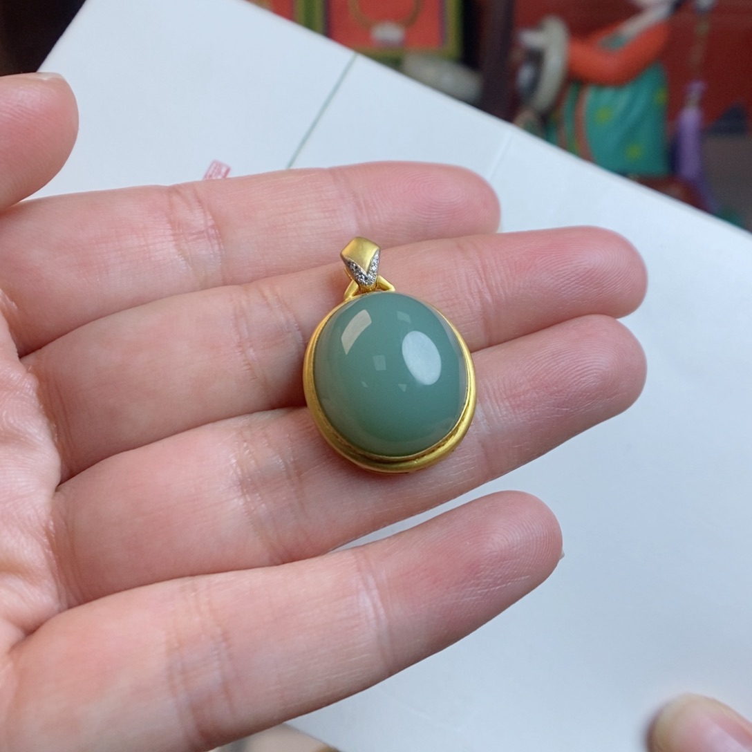 和田玉颈饰18K金镶嵌