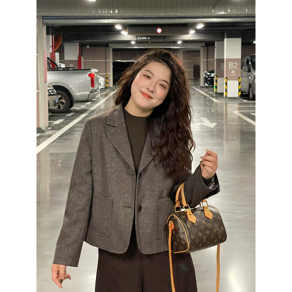 WenWen小个子韩版简约西装短款2025秋季新款宽松两粒扣外套4348