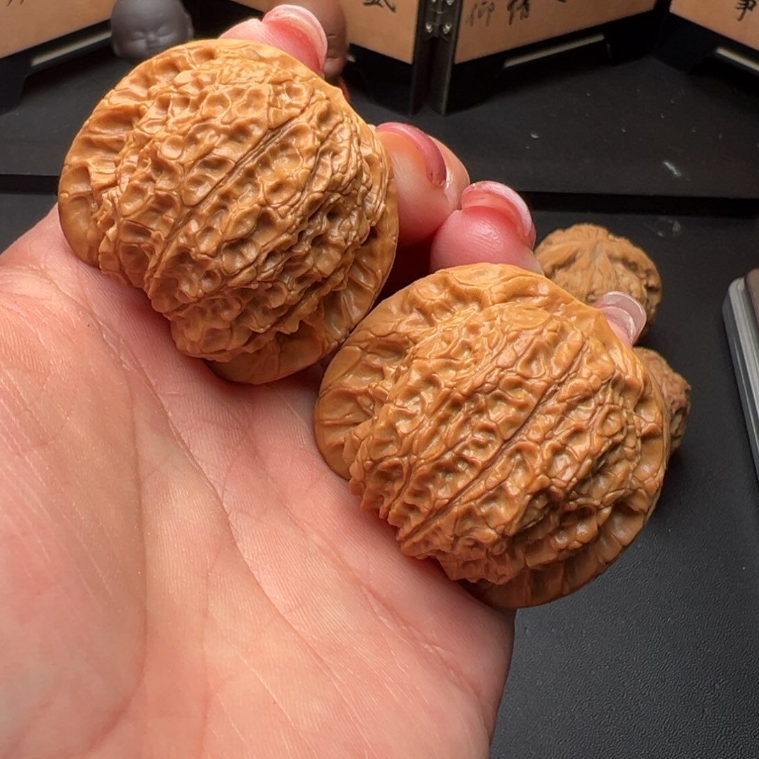 文玩核桃把件国*血麒麟41