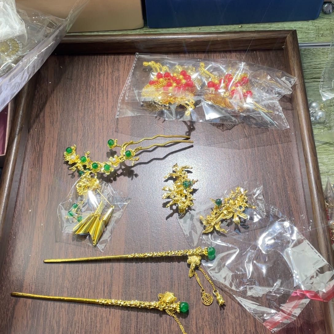 混合材质新娘头饰默认微瑕不退换