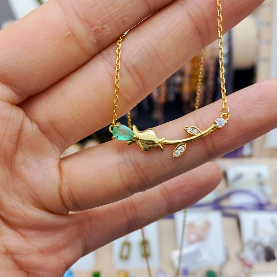 祖母绿颈饰银S925镶嵌