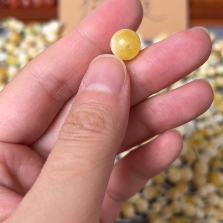 蜜蜡未镶嵌裸石9.7mm一个