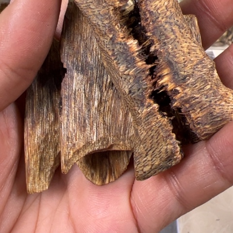 沉香碎屑沉香香尖流油块料