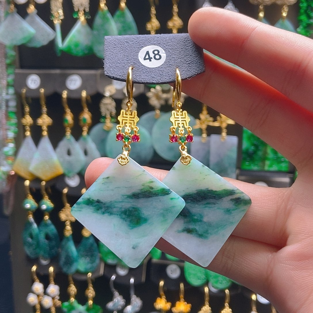 翡翠未镶嵌耳饰翡翠