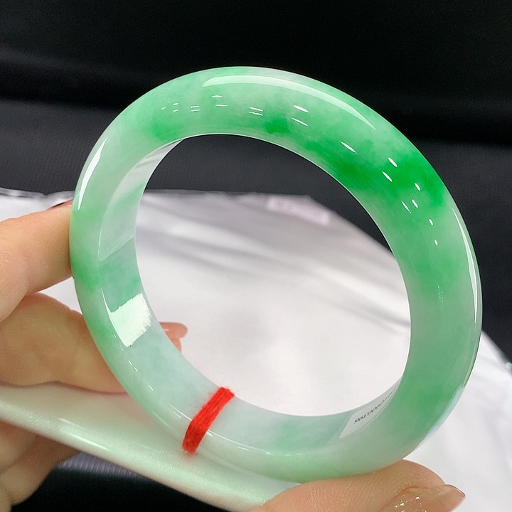 翡翠手镯未镶嵌正圈57