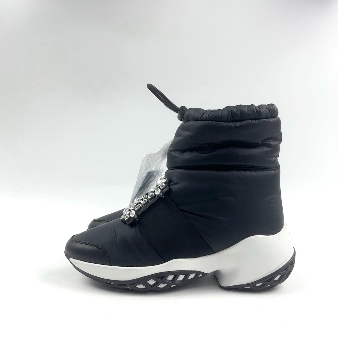 95新 Roger Vivier/罗杰·维威耶 37.5码黑色戴钻羽绒靴 lm4424