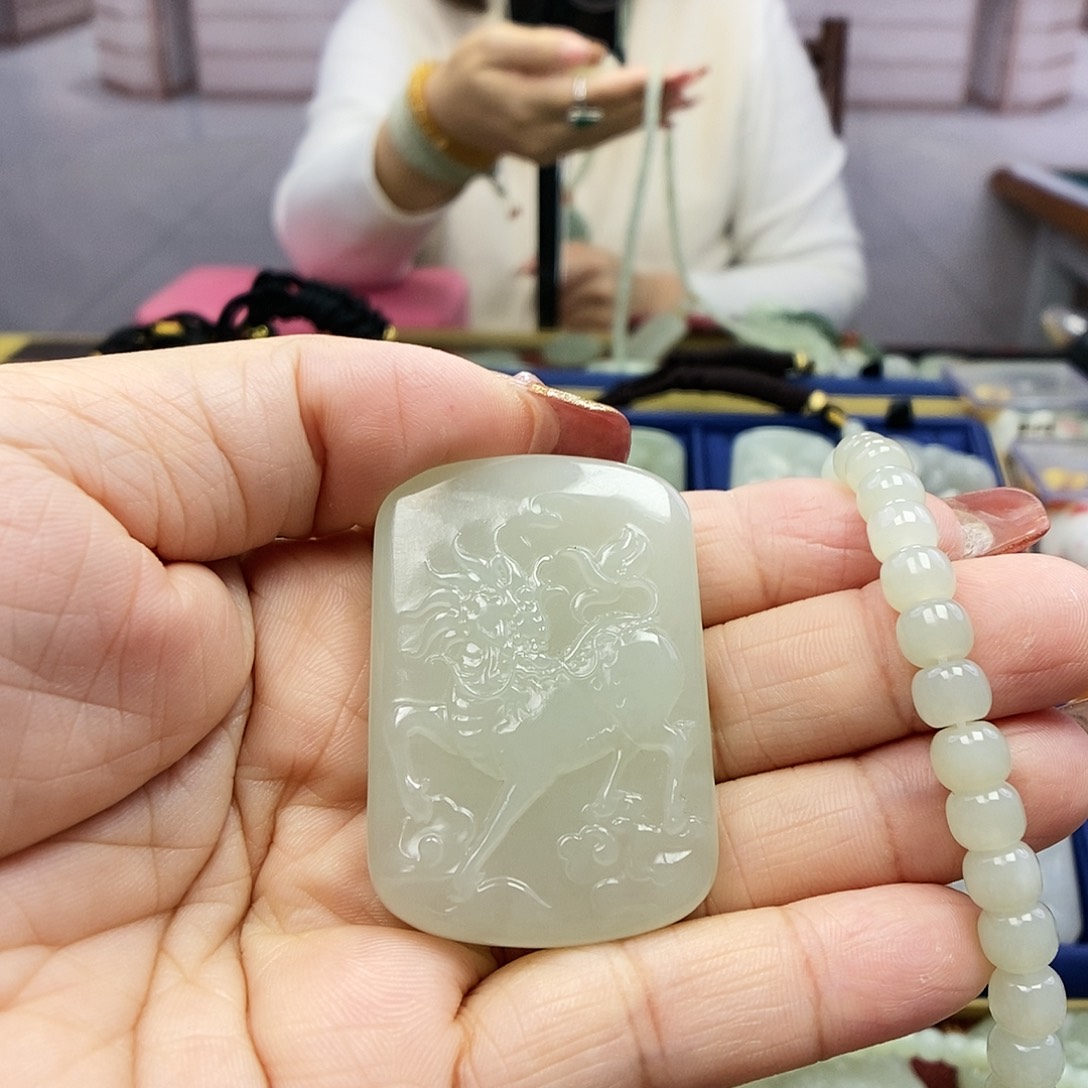 【闪购商品】和田玉（糖玉）颈饰未镶嵌_