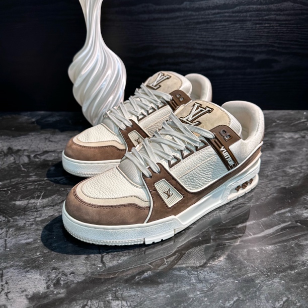 95新 LouisVuitton/路易威登 1187/39码/摩卡棕Trainer板鞋