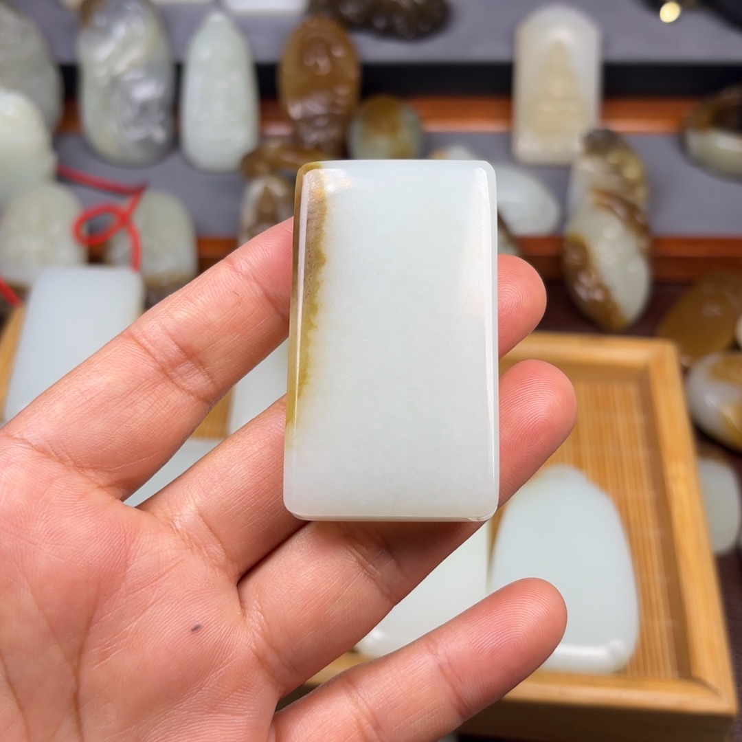 和田玉（糖玉）颈饰未镶嵌巧*力