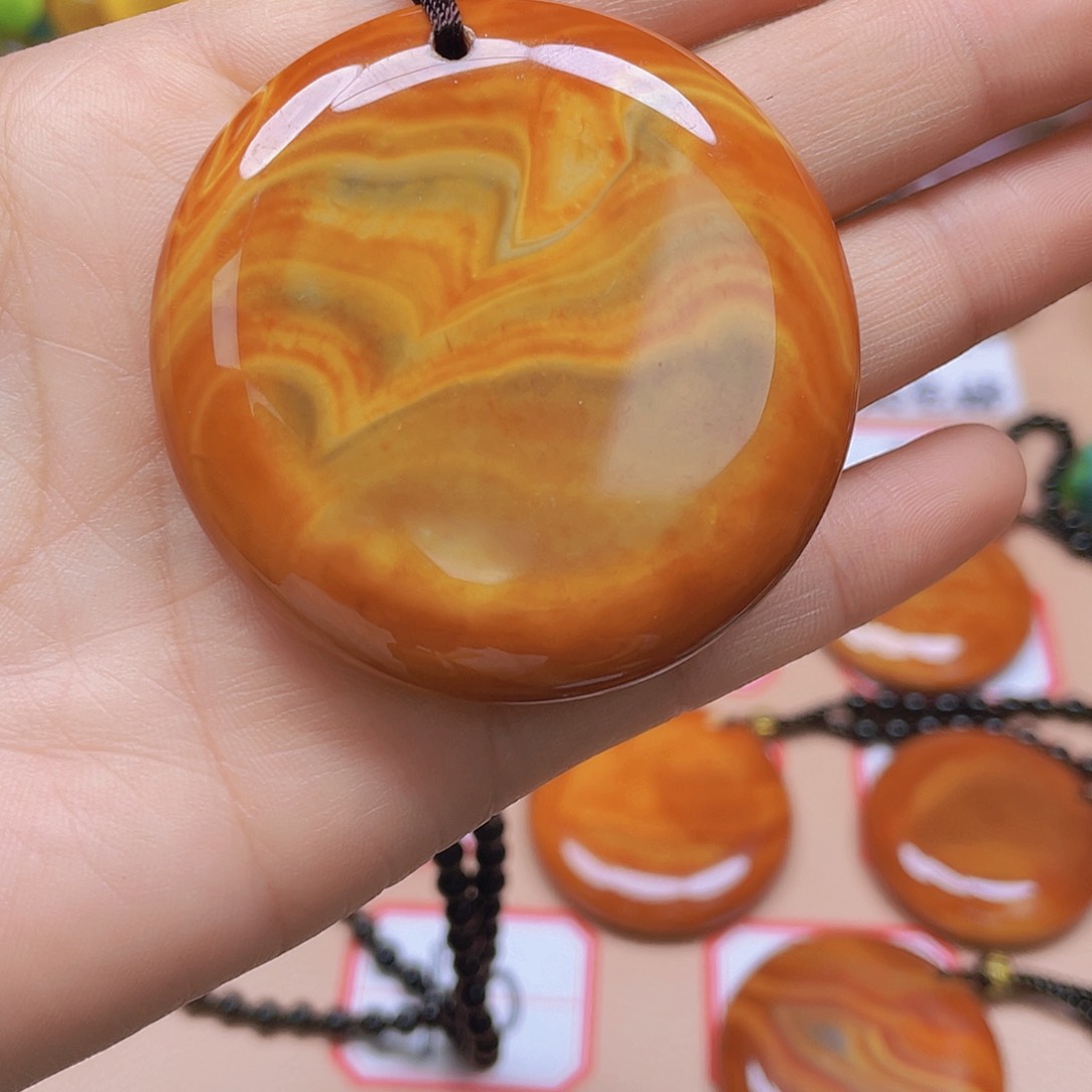 玛瑙/玉髓颈饰未镶嵌霞