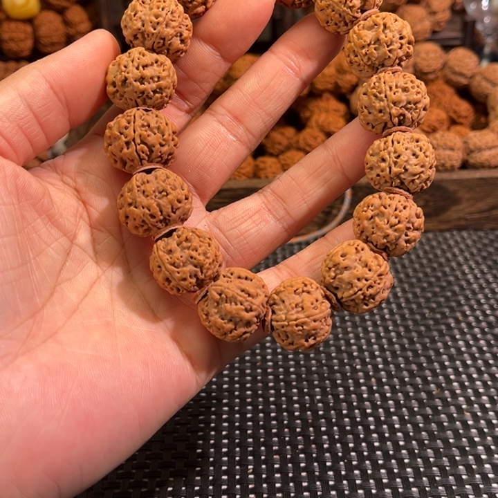 橙***儿金刚菩提手串蜂窝