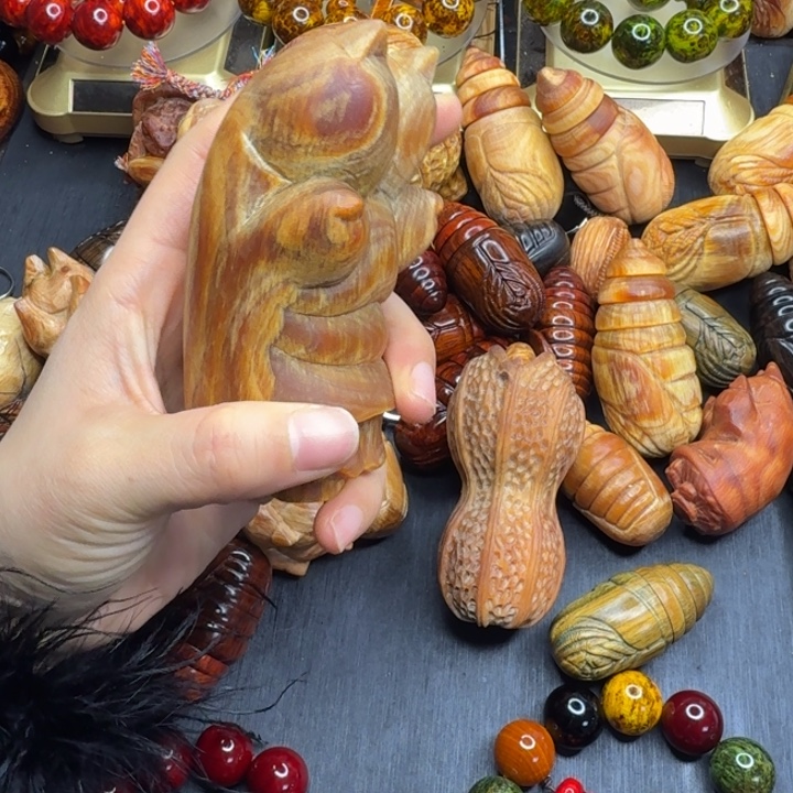 松木琥珀木文玩把件