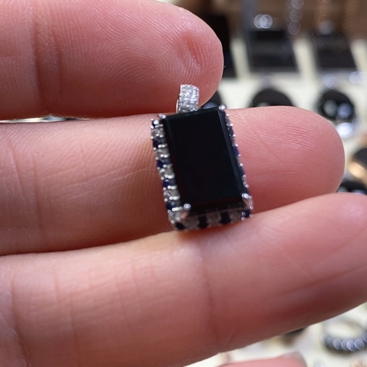 翡翠颈饰18K金镶嵌缅甸天然翡翠墨翠