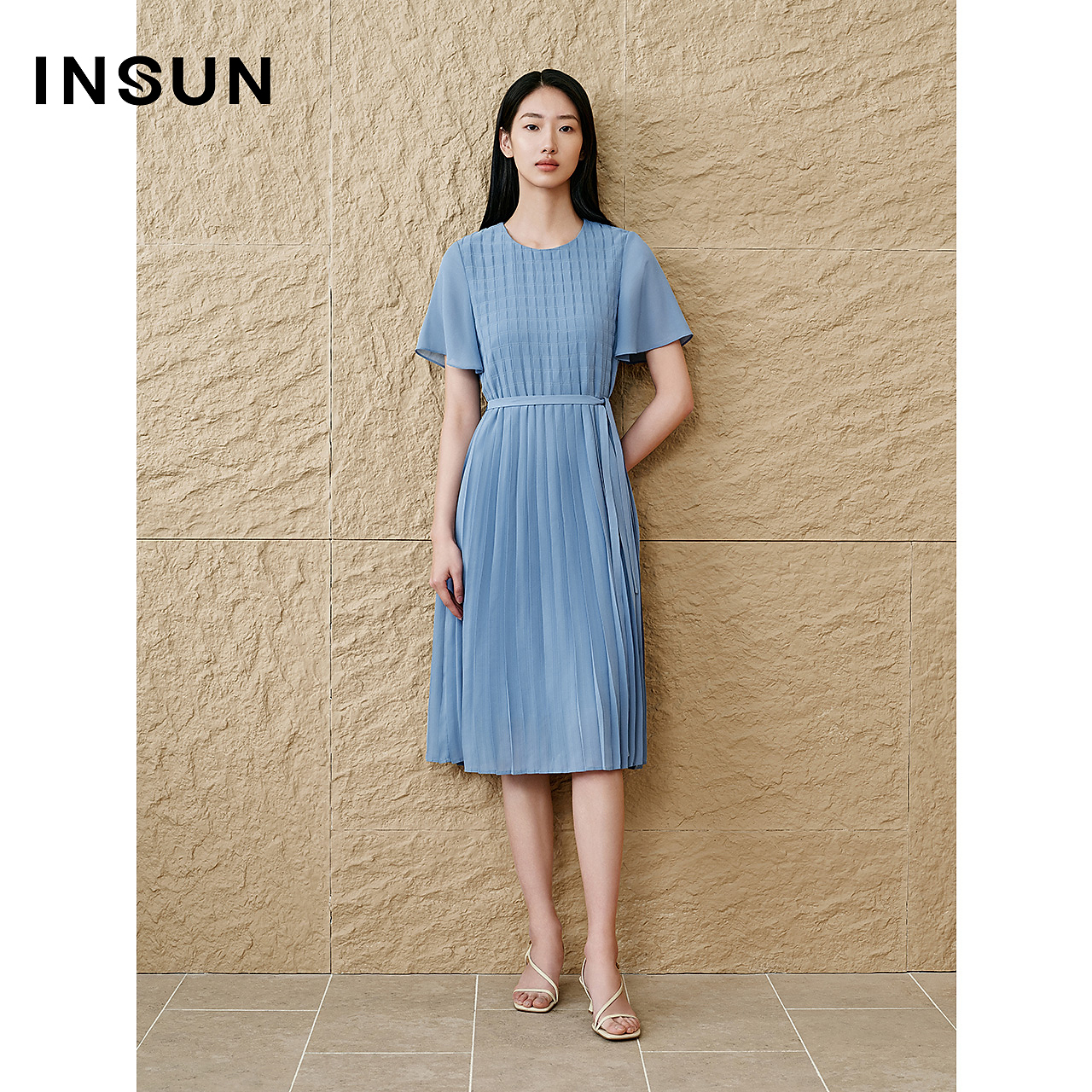 [一秒入夏]INSUN恩裳专选2025夏季压褶肌理感收腰雪纺连衣裙