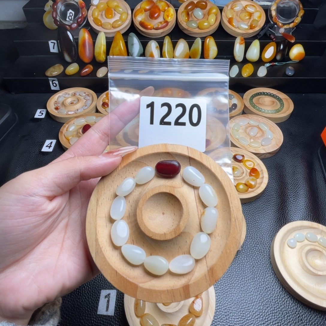 S***e和田玉未镶嵌手链