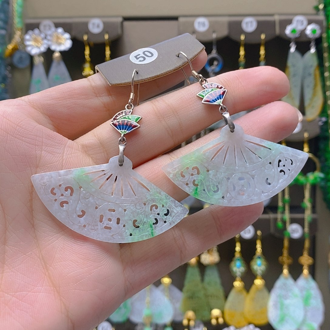 未镶嵌翡翠耳饰翡翠