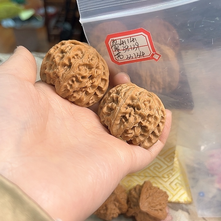 文玩核桃把件苹果园