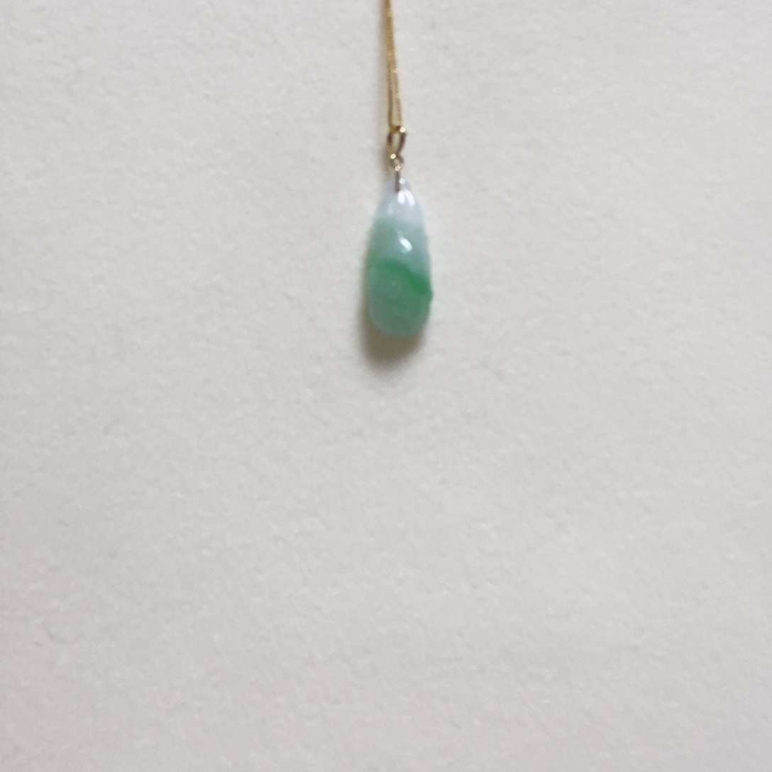 翡翠颈饰18K金镶嵌简单