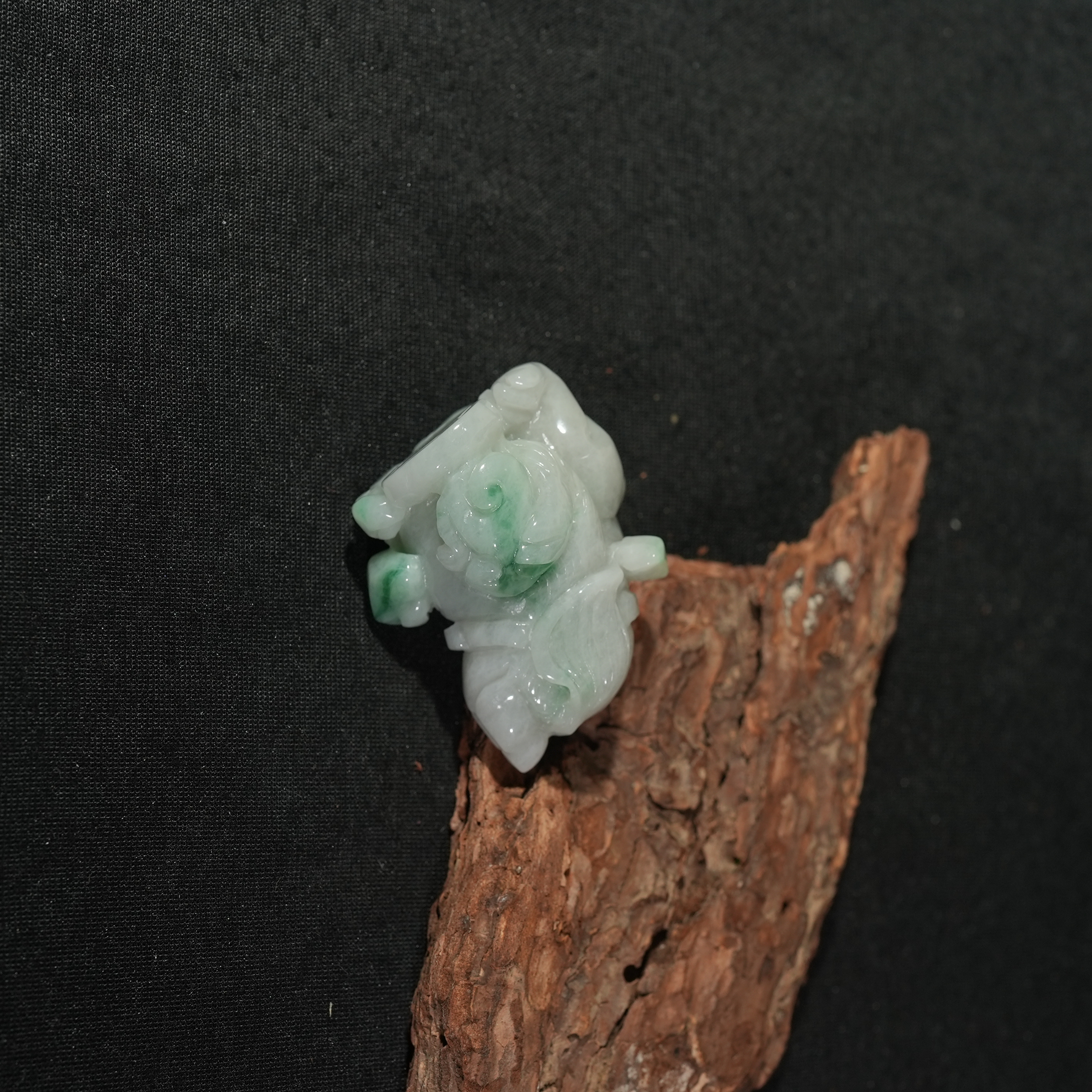 6.29香港王老板—翡翠手把件t2425