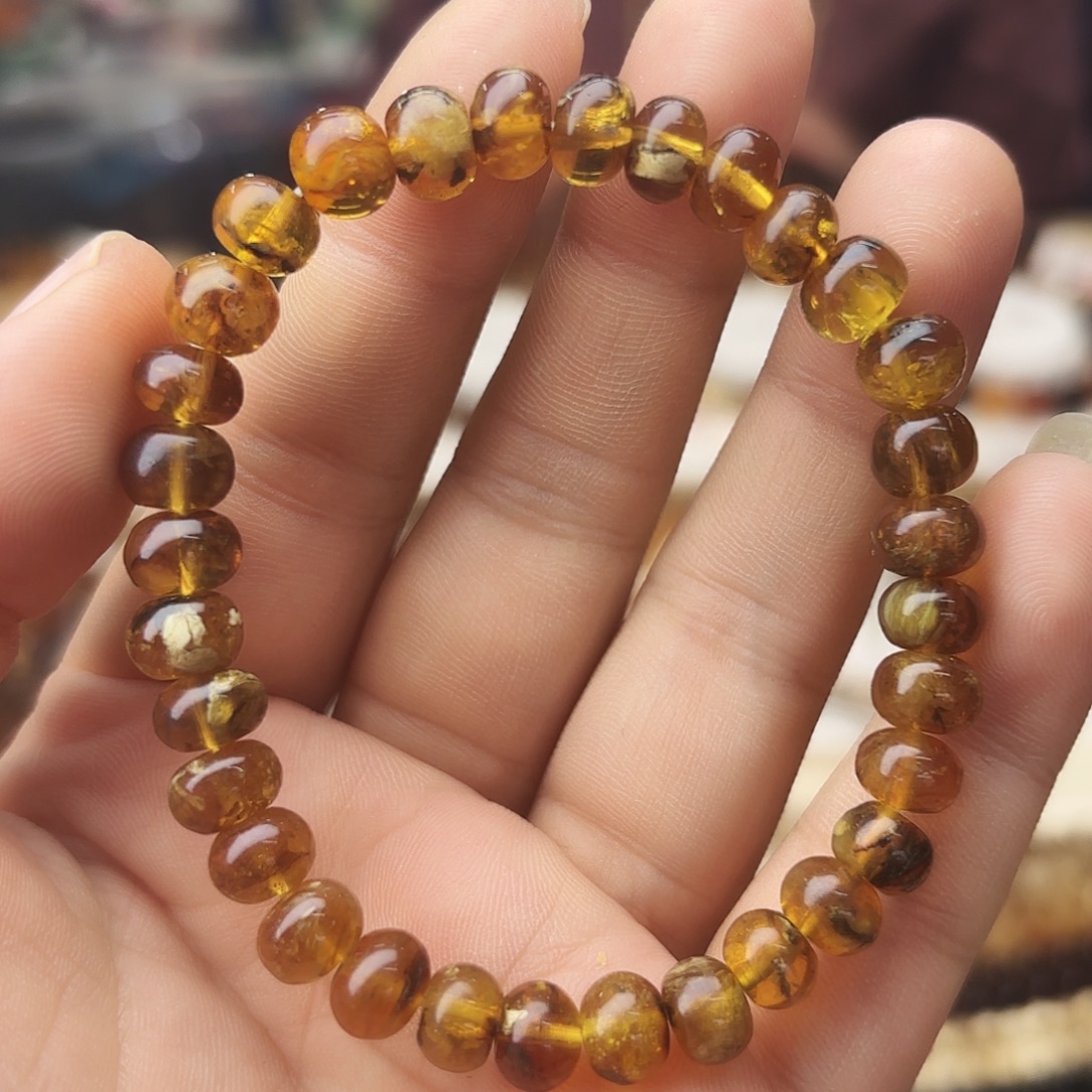 琥珀未镶嵌裸石七