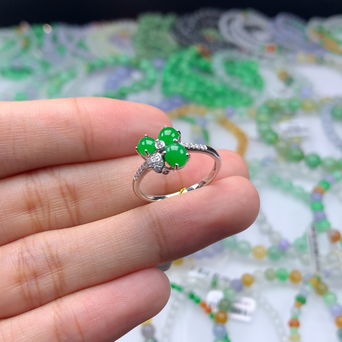 翡翠手链未镶嵌卡