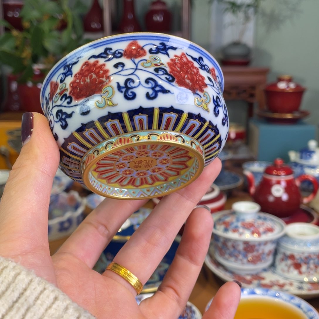 清欢雅玩，青花釉里红缠枝莲珐琅彩炉士杯