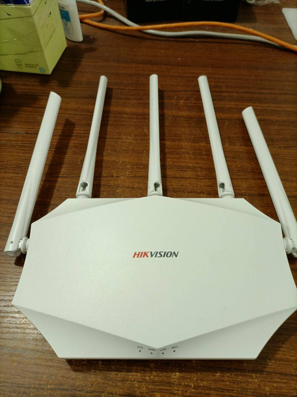 8新 HIKVISION/海康威视 二手海康威视千兆双频路由器家用WR-C12