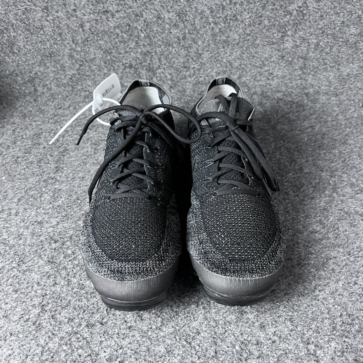 95新 LANVIN vp跑鞋黑46码 F0506运动鞋